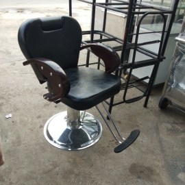 Thanh lý ghế cắt tóc