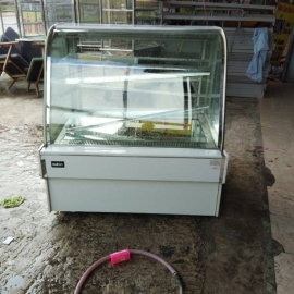 Thanh lý tủ trưng bày bánh kem