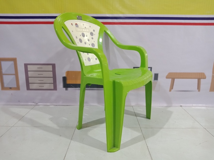 thu-mua-ban-ghe-nhua-quan-an