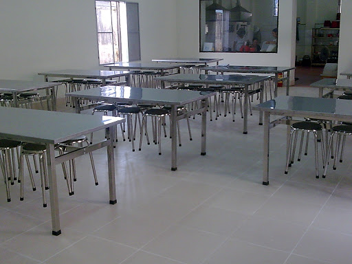 thanh-ly-ban-ghe-inox-quan-an